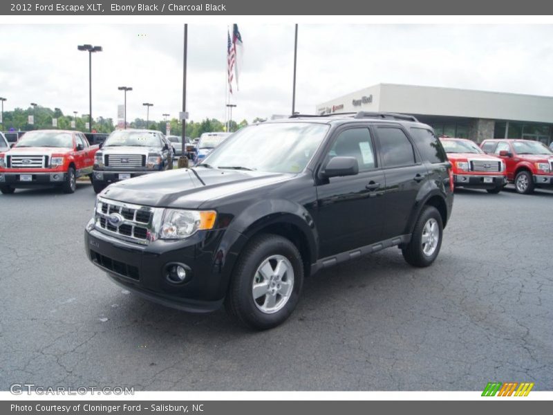 Front 3/4 View of 2012 Escape XLT