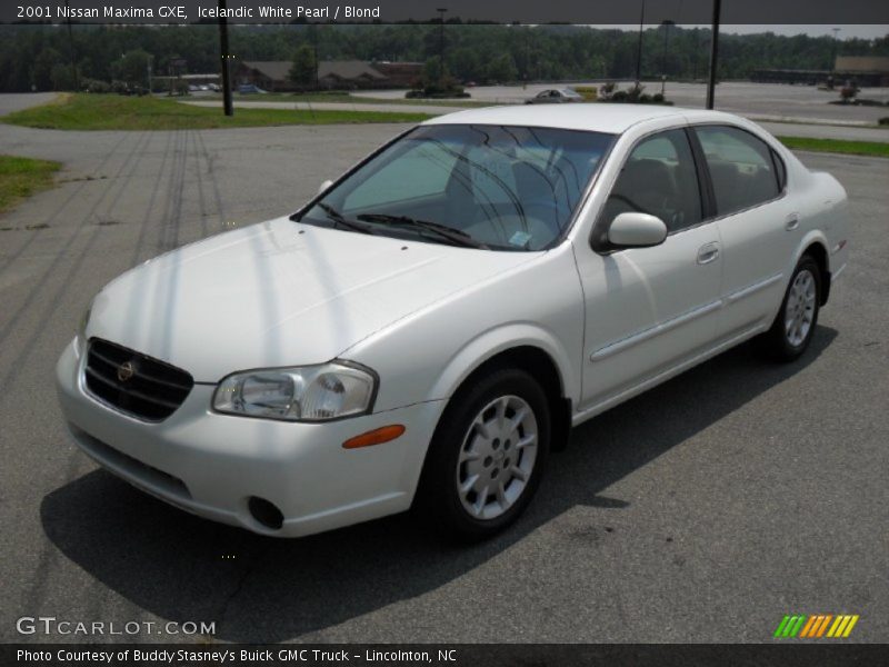 Icelandic White Pearl / Blond 2001 Nissan Maxima GXE