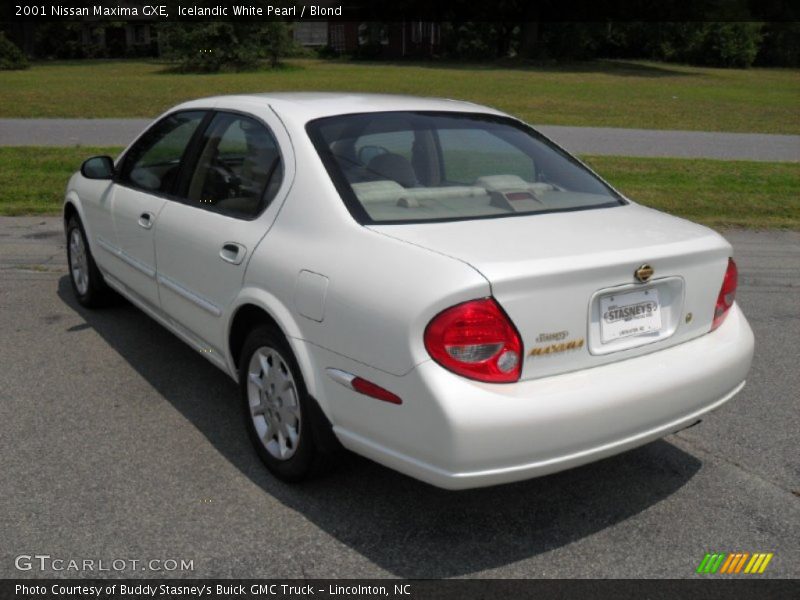 Icelandic White Pearl / Blond 2001 Nissan Maxima GXE