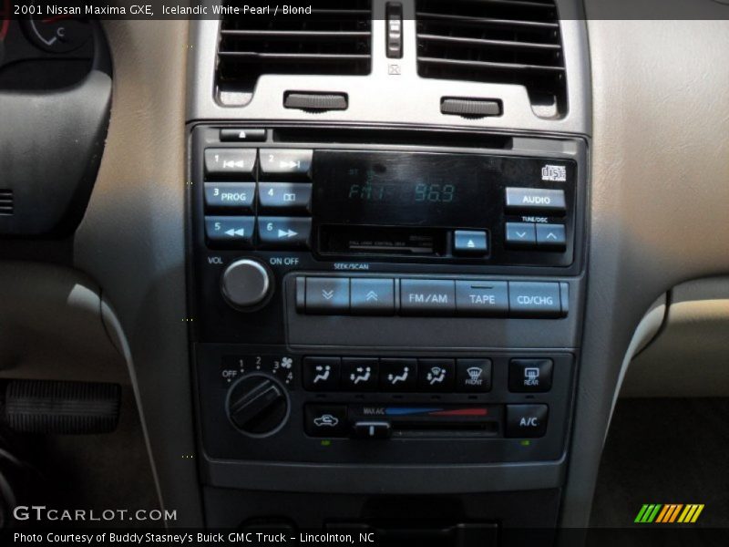 Icelandic White Pearl / Blond 2001 Nissan Maxima GXE