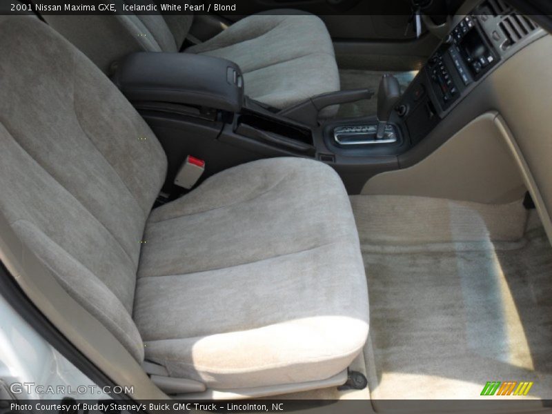 Icelandic White Pearl / Blond 2001 Nissan Maxima GXE