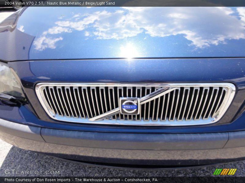 Nautic Blue Metallic / Beige/Light Sand 2004 Volvo V70 2.5T