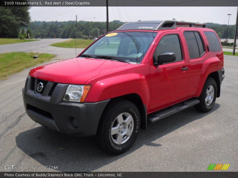 Front 3/4 View of 2008 Xterra S