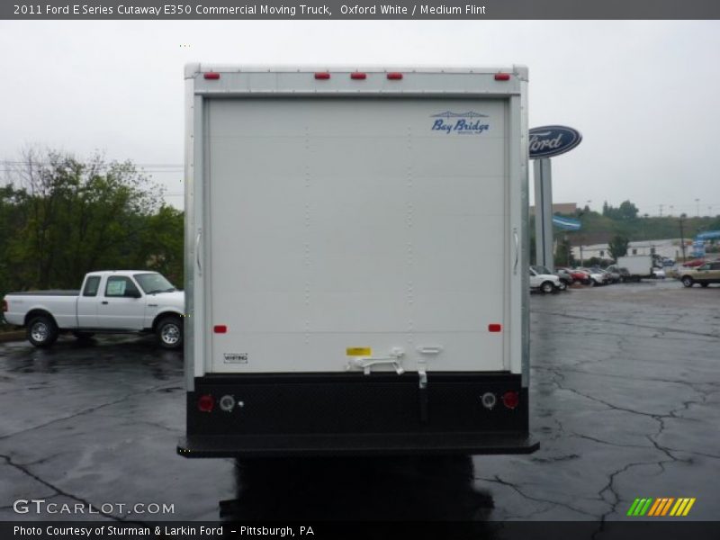 Oxford White / Medium Flint 2011 Ford E Series Cutaway E350 Commercial Moving Truck