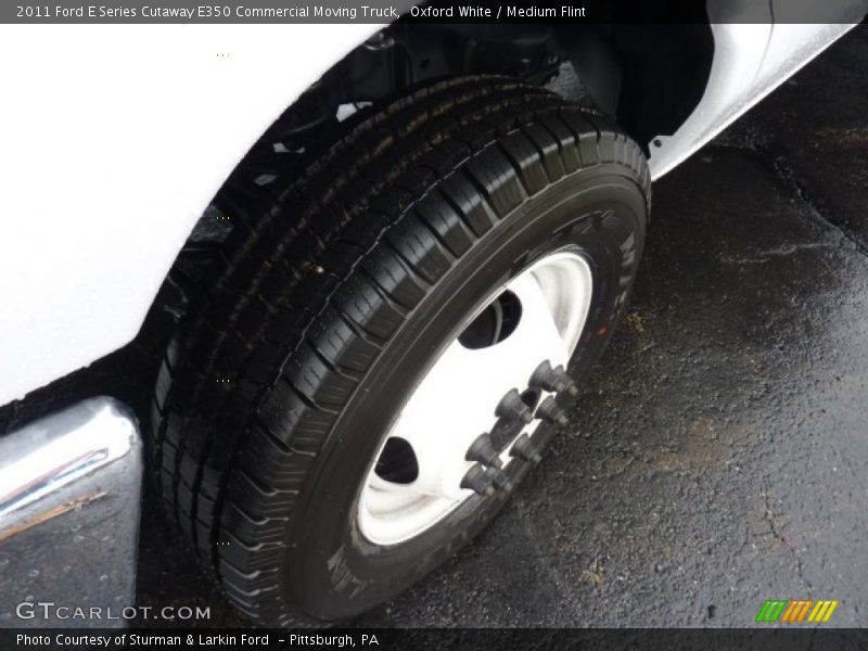Oxford White / Medium Flint 2011 Ford E Series Cutaway E350 Commercial Moving Truck