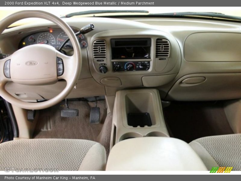 Deep Wedgewood Blue Metallic / Medium Parchment 2000 Ford Expedition XLT 4x4