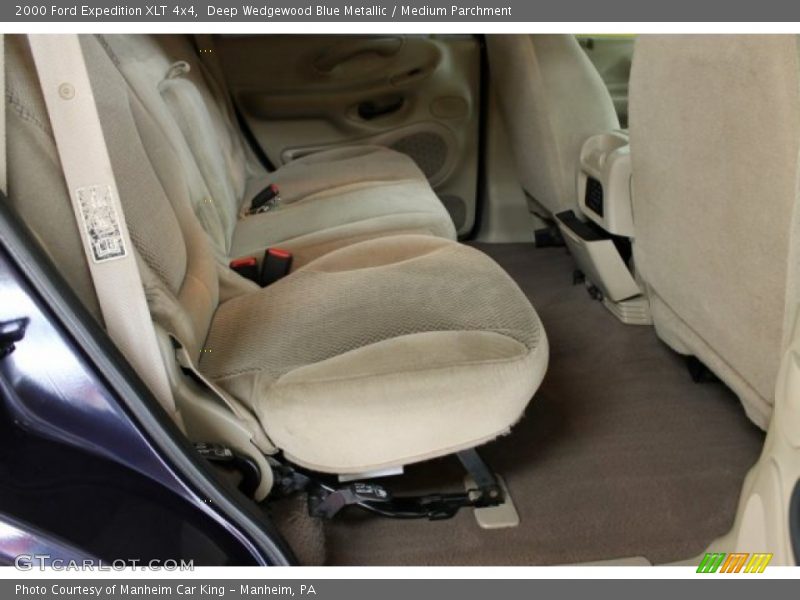 Deep Wedgewood Blue Metallic / Medium Parchment 2000 Ford Expedition XLT 4x4