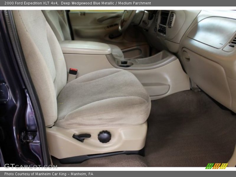 Deep Wedgewood Blue Metallic / Medium Parchment 2000 Ford Expedition XLT 4x4
