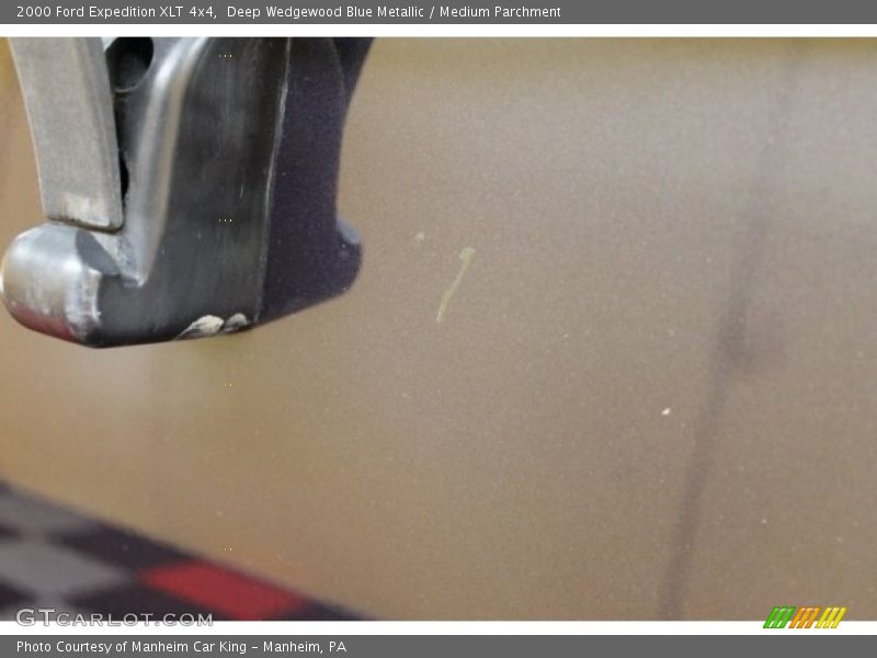 Deep Wedgewood Blue Metallic / Medium Parchment 2000 Ford Expedition XLT 4x4