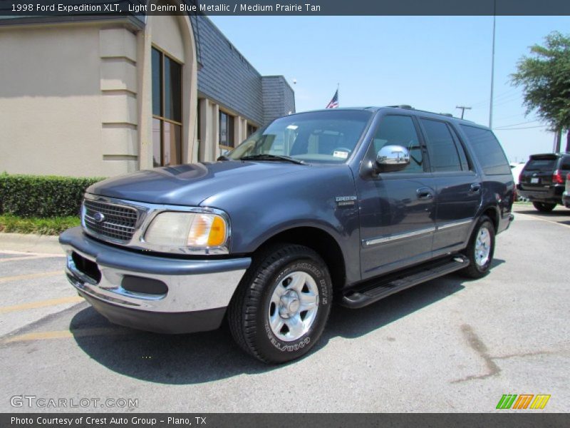 Front 3/4 View of 1998 Expedition XLT