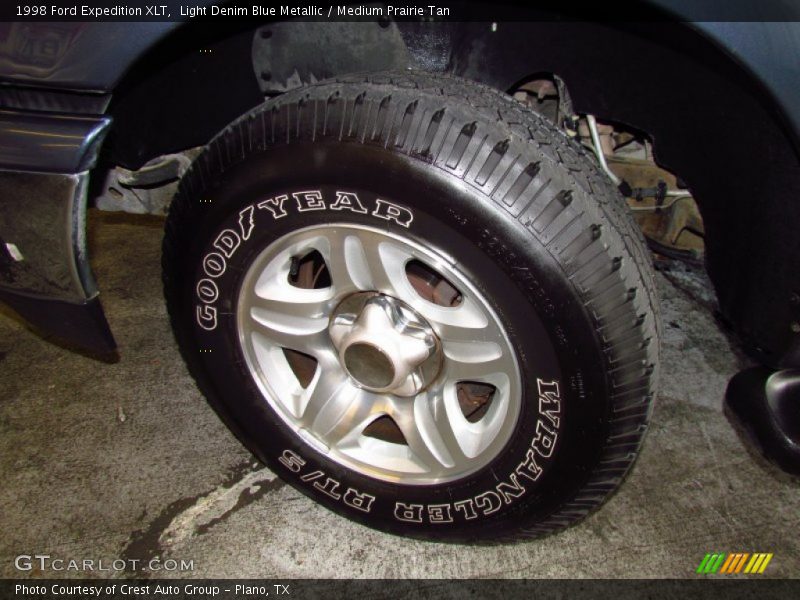 Light Denim Blue Metallic / Medium Prairie Tan 1998 Ford Expedition XLT