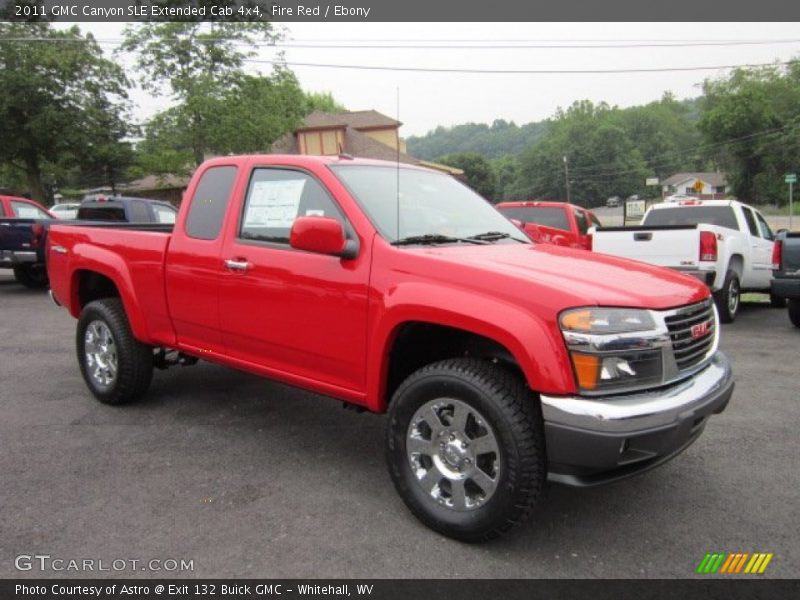 Front 3/4 View of 2011 Canyon SLE Extended Cab 4x4