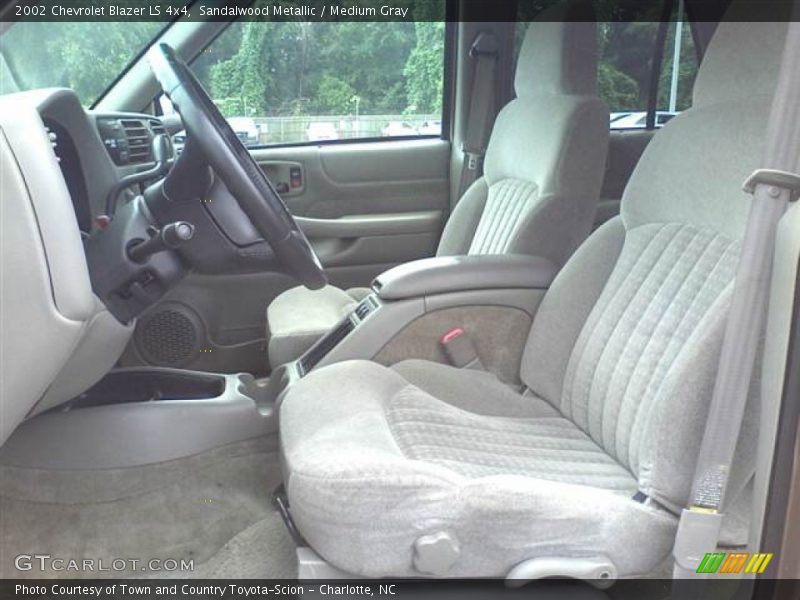 Sandalwood Metallic / Medium Gray 2002 Chevrolet Blazer LS 4x4