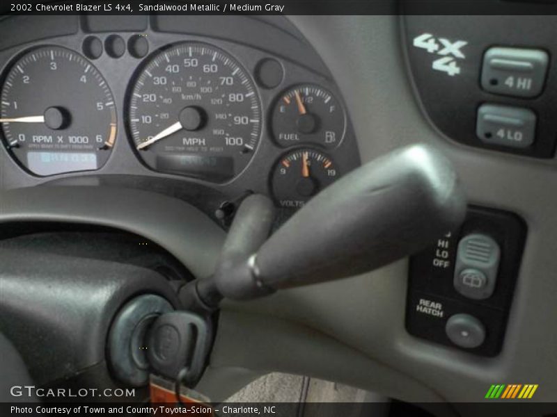 Sandalwood Metallic / Medium Gray 2002 Chevrolet Blazer LS 4x4