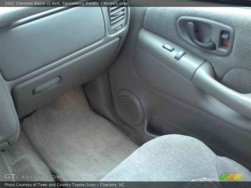 Sandalwood Metallic / Medium Gray 2002 Chevrolet Blazer LS 4x4