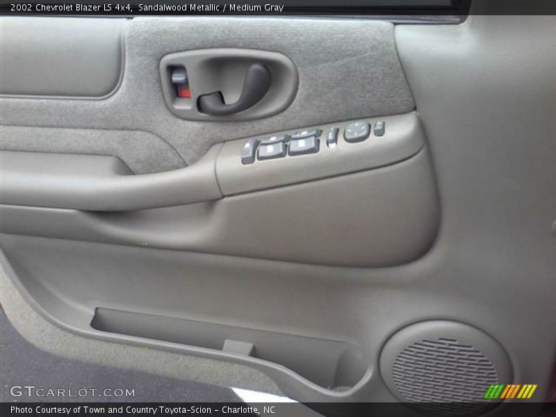 Sandalwood Metallic / Medium Gray 2002 Chevrolet Blazer LS 4x4