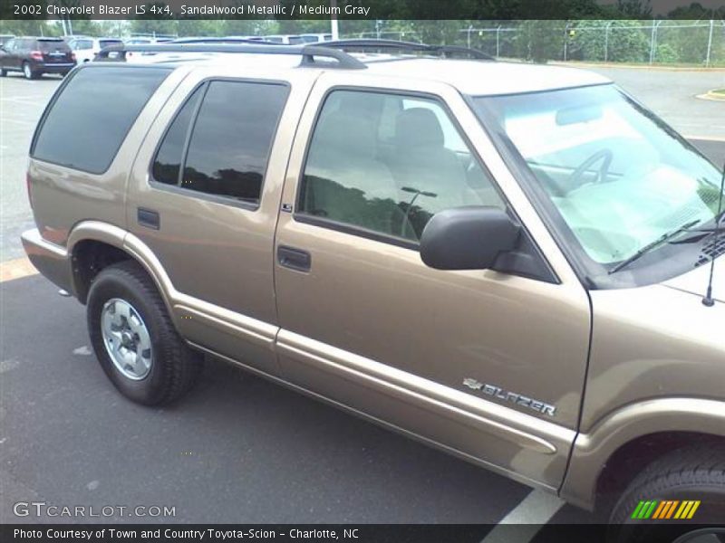 Sandalwood Metallic / Medium Gray 2002 Chevrolet Blazer LS 4x4