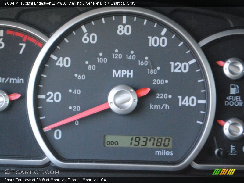 Sterling Silver Metallic / Charcoal Gray 2004 Mitsubishi Endeavor LS AWD