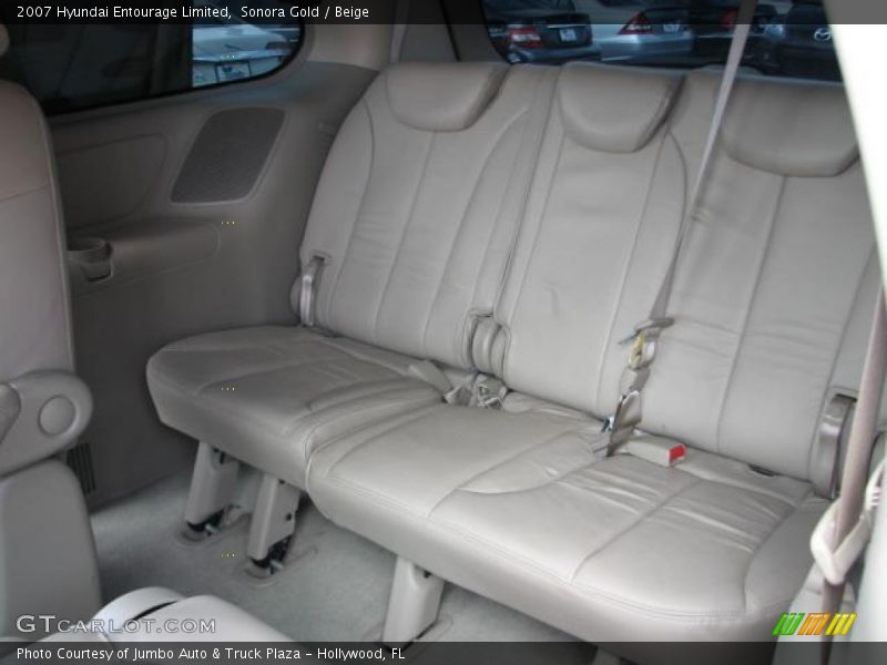 Sonora Gold / Beige 2007 Hyundai Entourage Limited