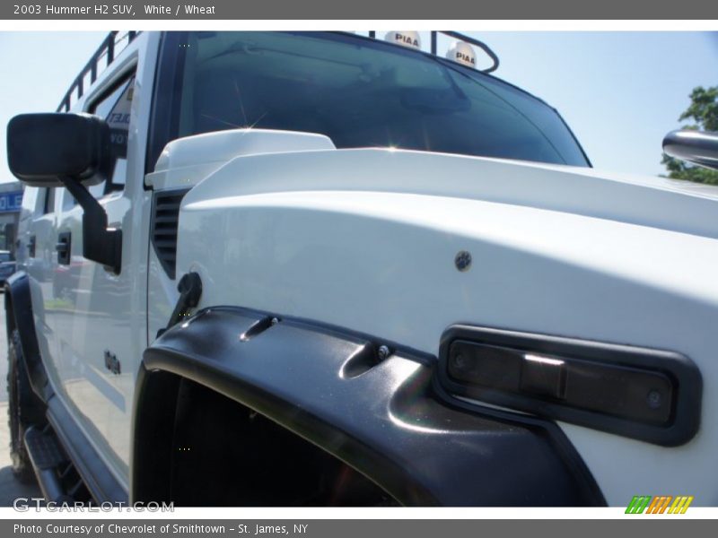 White / Wheat 2003 Hummer H2 SUV