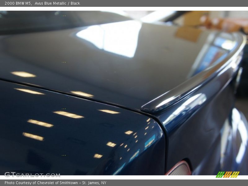 Avus Blue Metallic / Black 2000 BMW M5