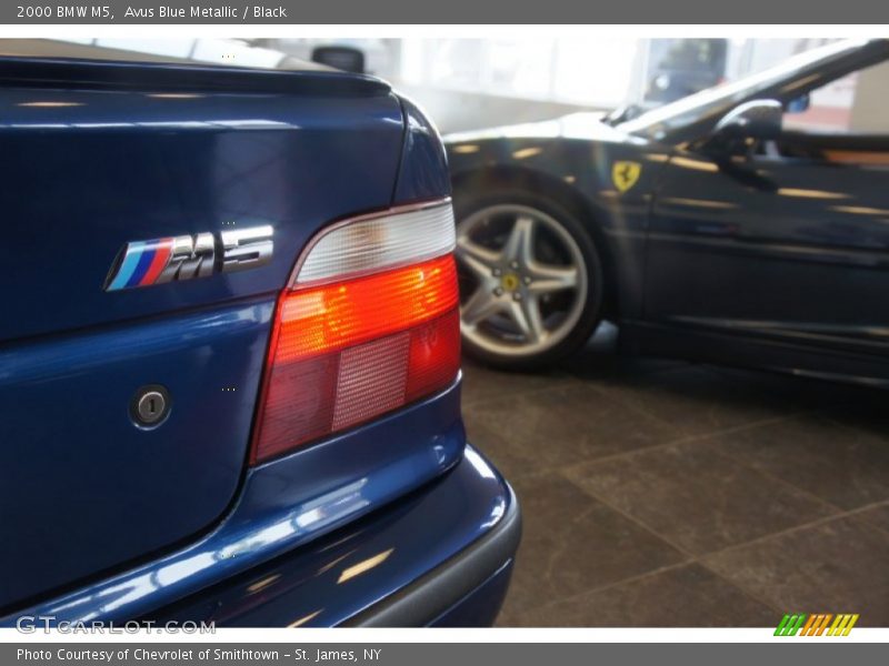 Avus Blue Metallic / Black 2000 BMW M5