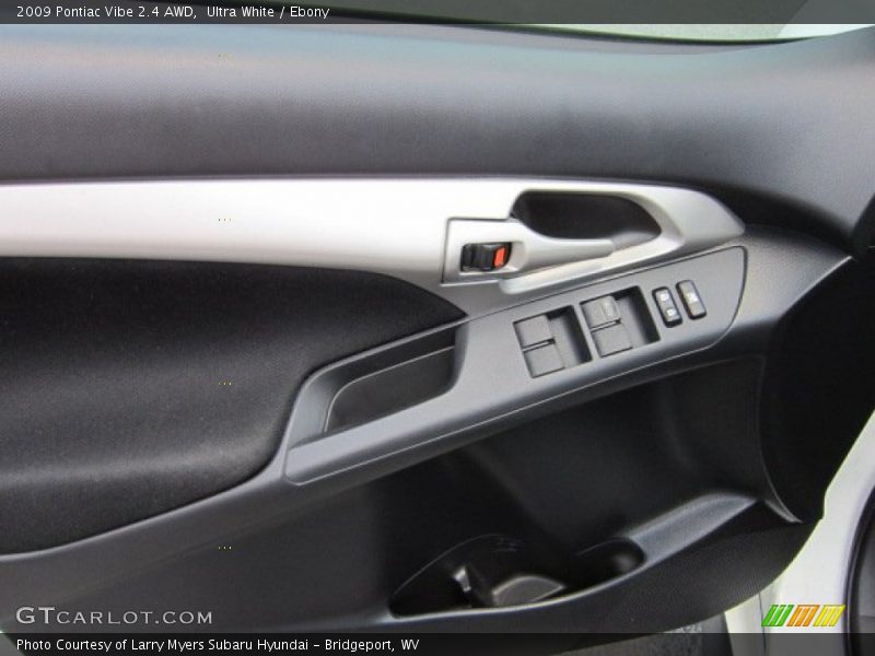 Ultra White / Ebony 2009 Pontiac Vibe 2.4 AWD