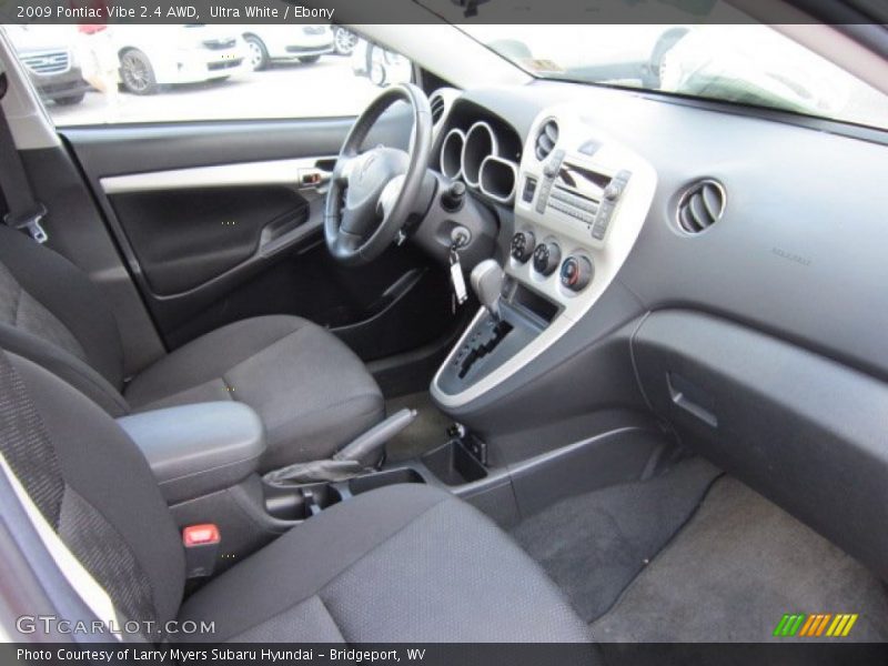 Ultra White / Ebony 2009 Pontiac Vibe 2.4 AWD
