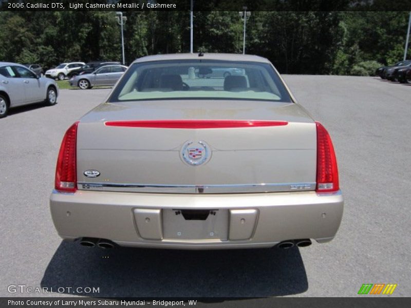 Light Cashmere Metallic / Cashmere 2006 Cadillac DTS
