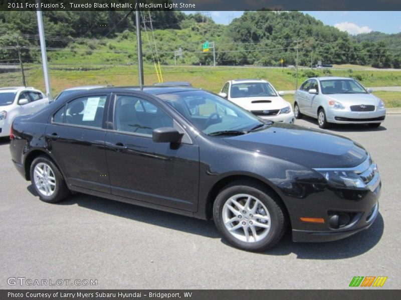 Tuxedo Black Metallic / Medium Light Stone 2011 Ford Fusion S