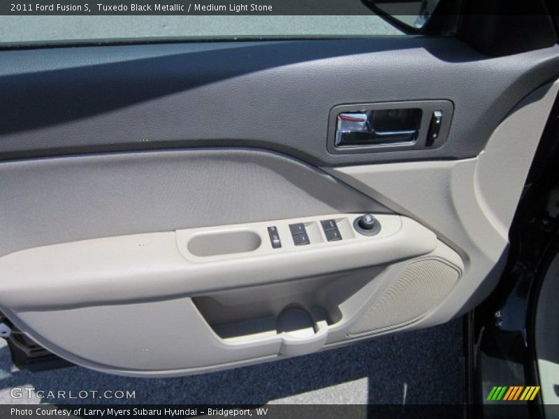 Tuxedo Black Metallic / Medium Light Stone 2011 Ford Fusion S