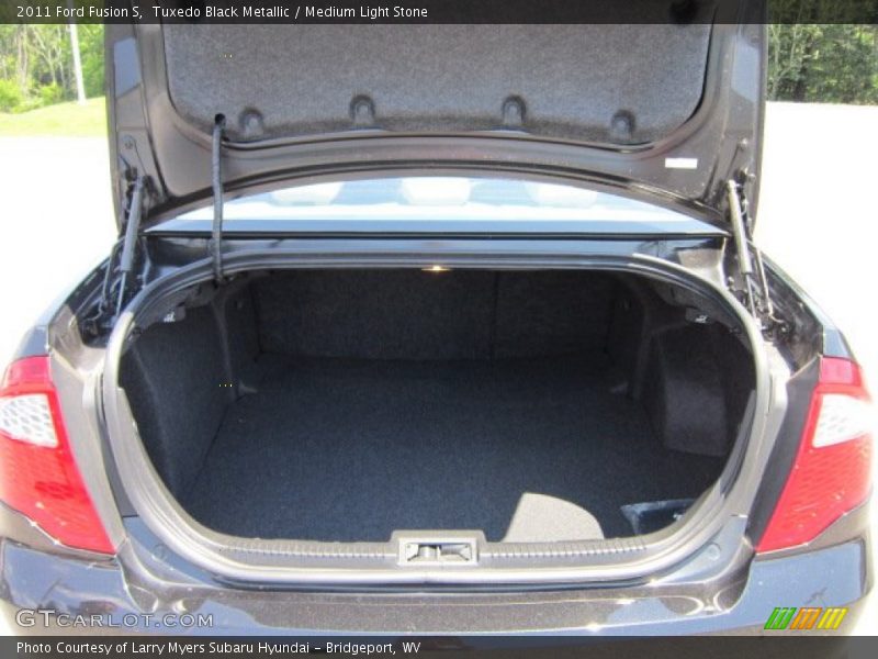 Tuxedo Black Metallic / Medium Light Stone 2011 Ford Fusion S