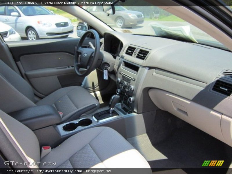Tuxedo Black Metallic / Medium Light Stone 2011 Ford Fusion S