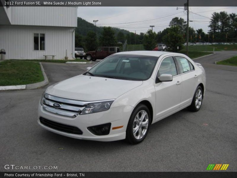 Front 3/4 View of 2012 Fusion SE