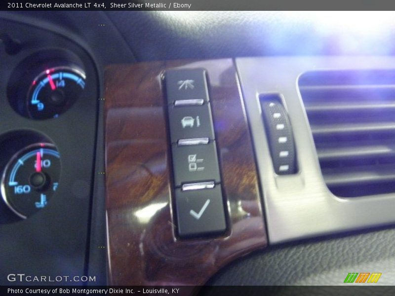 Sheer Silver Metallic / Ebony 2011 Chevrolet Avalanche LT 4x4