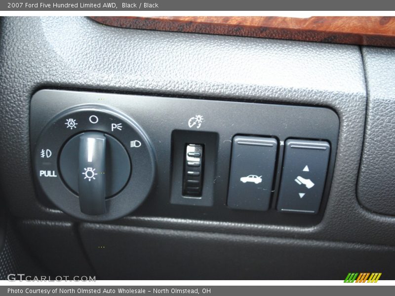 Controls of 2007 Five Hundred Limited AWD