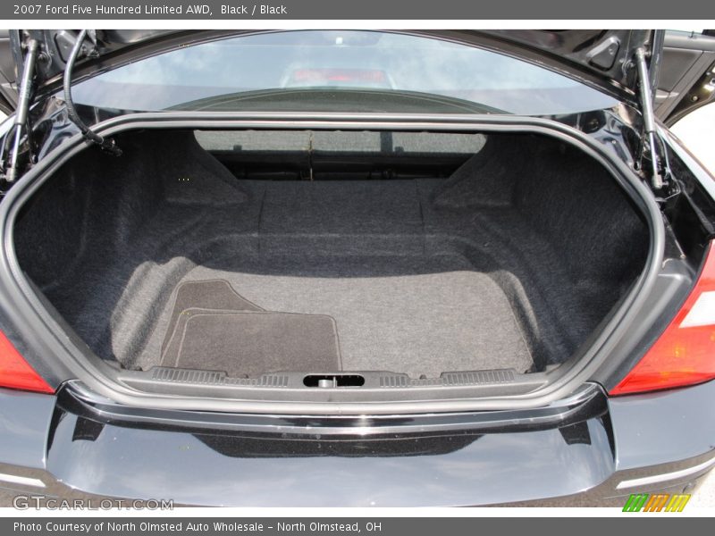  2007 Five Hundred Limited AWD Trunk