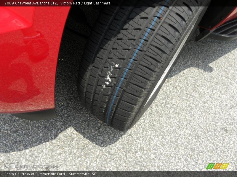 Victory Red / Light Cashmere 2009 Chevrolet Avalanche LTZ