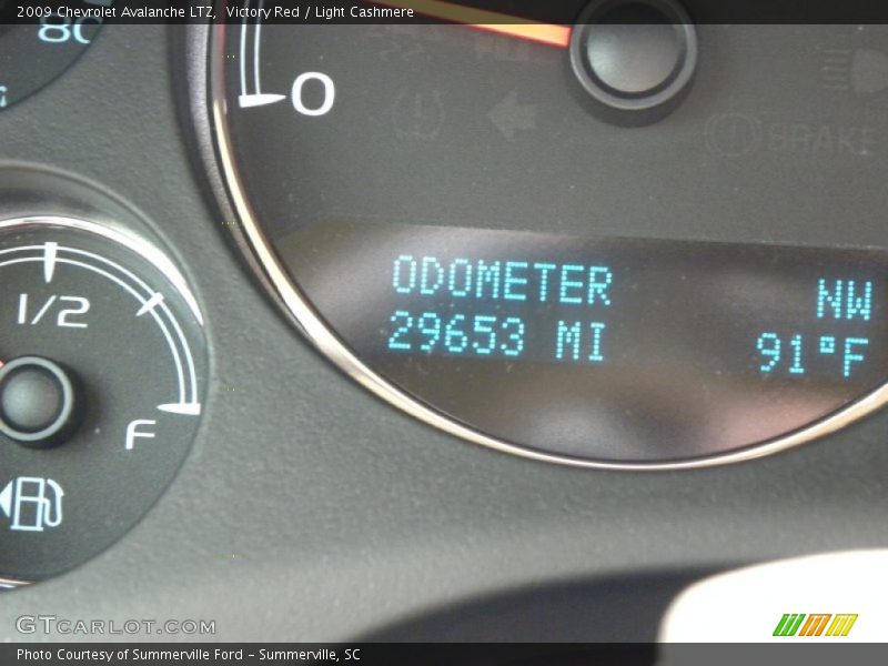 Victory Red / Light Cashmere 2009 Chevrolet Avalanche LTZ