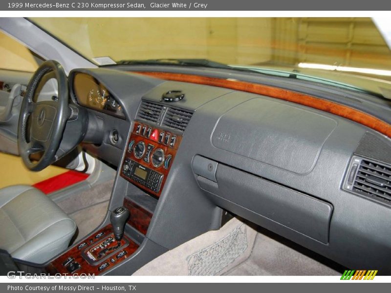 Dashboard of 1999 C 230 Kompressor Sedan
