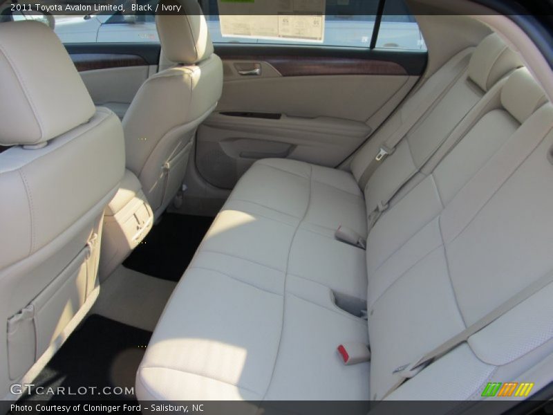 Black / Ivory 2011 Toyota Avalon Limited