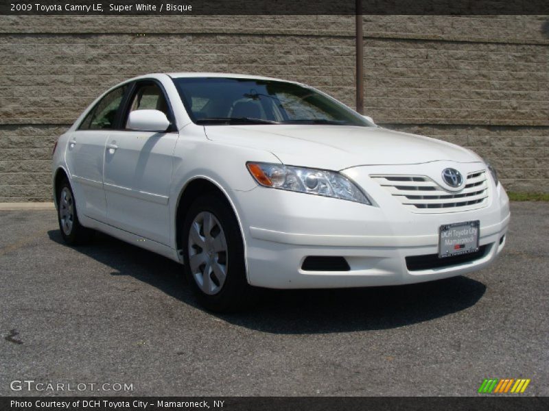 Super White / Bisque 2009 Toyota Camry LE