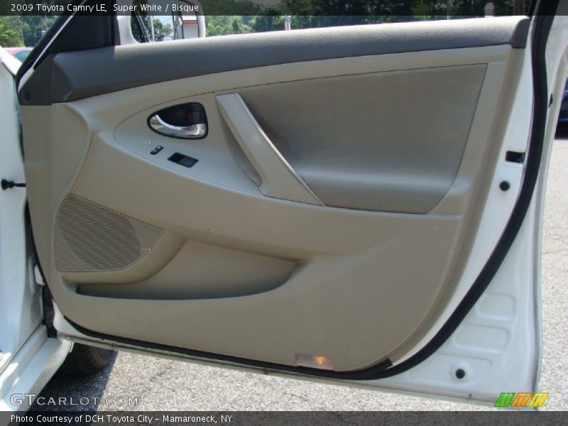 Super White / Bisque 2009 Toyota Camry LE
