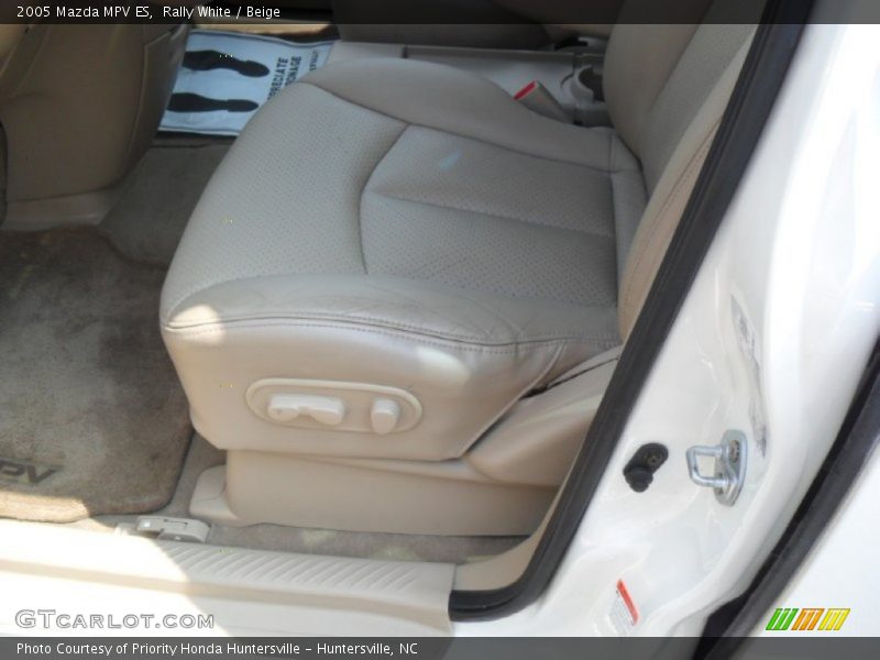 Rally White / Beige 2005 Mazda MPV ES