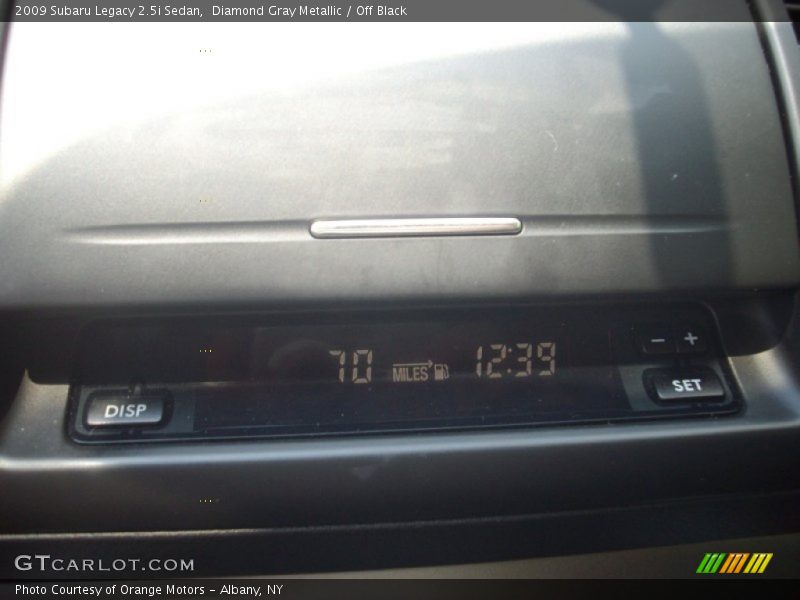 Diamond Gray Metallic / Off Black 2009 Subaru Legacy 2.5i Sedan