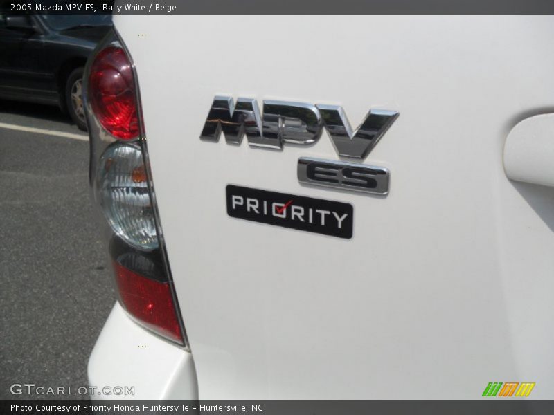 Rally White / Beige 2005 Mazda MPV ES