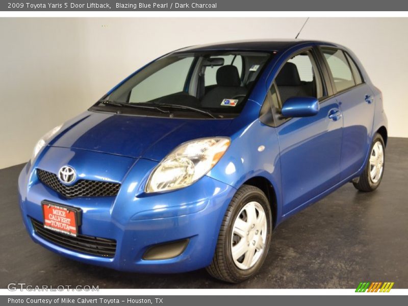 Blazing Blue Pearl / Dark Charcoal 2009 Toyota Yaris 5 Door Liftback