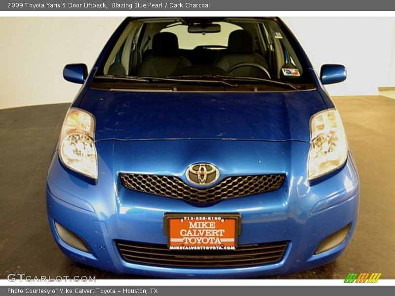Blazing Blue Pearl / Dark Charcoal 2009 Toyota Yaris 5 Door Liftback