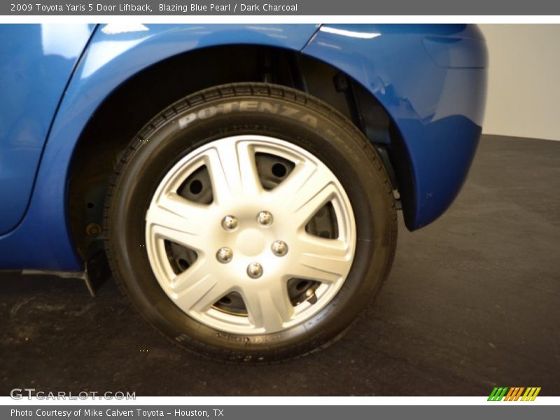Blazing Blue Pearl / Dark Charcoal 2009 Toyota Yaris 5 Door Liftback