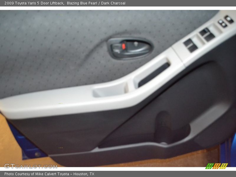 Blazing Blue Pearl / Dark Charcoal 2009 Toyota Yaris 5 Door Liftback